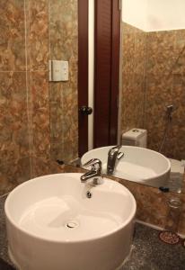 brown bean hotel 2 9 street