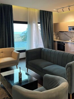 amazing grace hotel