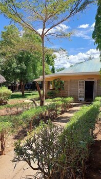 kambua resort kibwezi