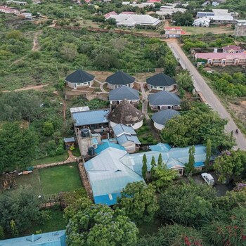 kambua resort kibwezi