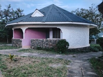 kambua resort kibwezi