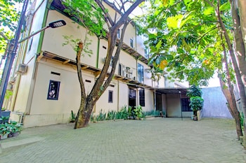 hotel o airport guesthouse
