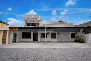 hotel o airport guesthouse