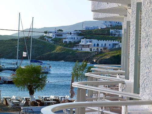 kythnos bay hotel