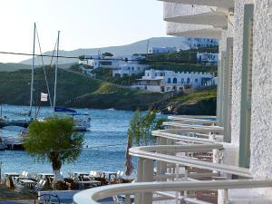 kythnos bay hotel