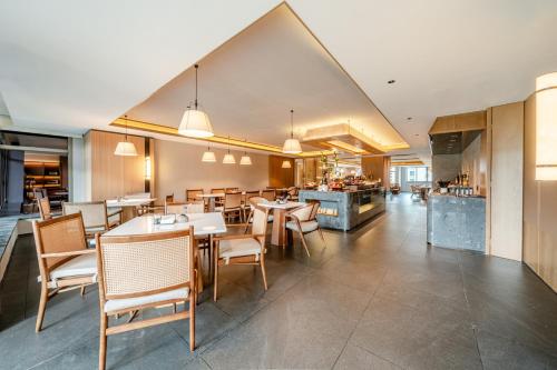 ssaw hotel guiyang beijing road guiyi subway station