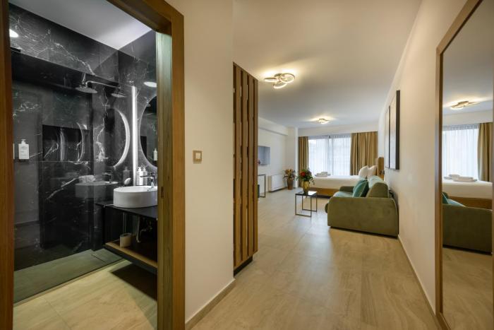 cens bronze luxury suites