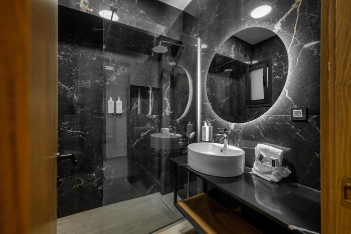 cens bronze luxury suites