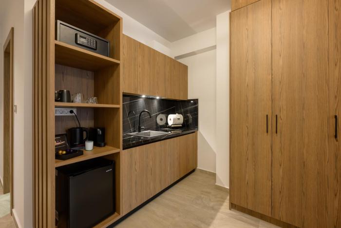 cens bronze luxury suites