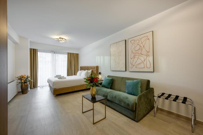cens bronze luxury suites