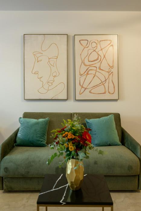 cens bronze luxury suites