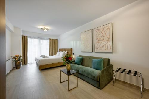 cens bronze luxury suites