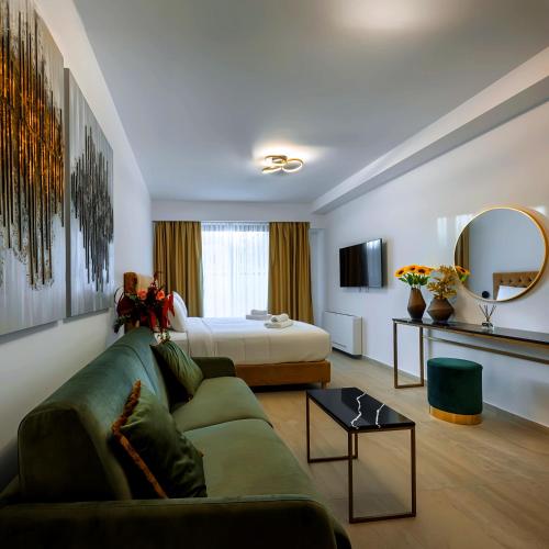 Cens Bronze Luxury Suites,,3 star