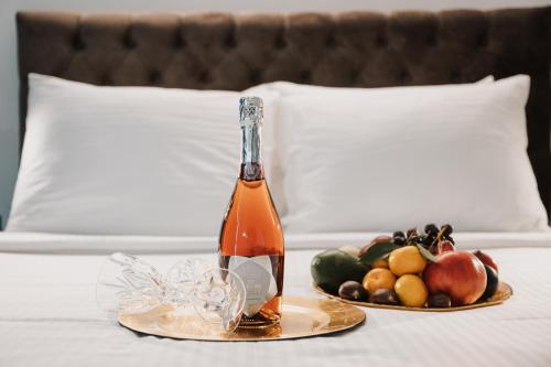 cens bronze luxury suites