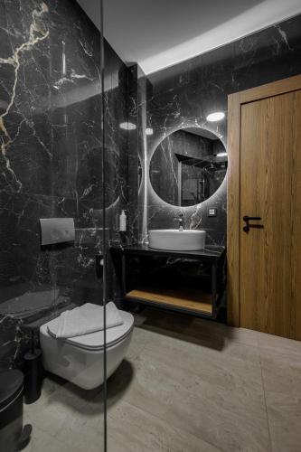 cens bronze luxury suites