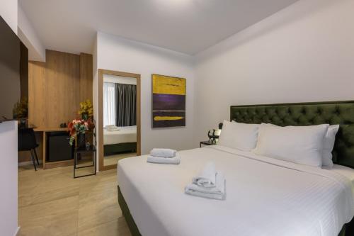 cens bronze luxury suites