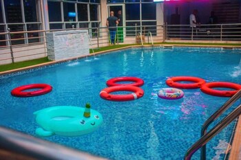 D&G Hotels & Suites,,3 star