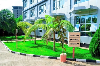 kelvian hotel wote