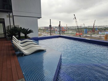 Pi & Pu Apartment - Hoang Huy Commerce,,5 star