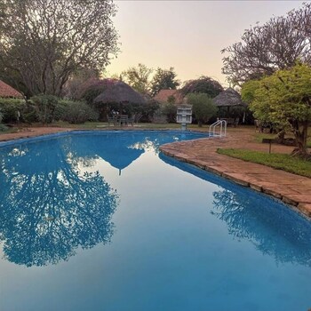 tsavo inn mtito andei