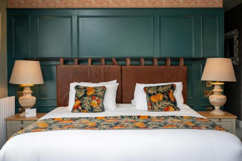 the royal inn by chef and brewer