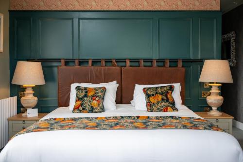 the royal inn by chef and brewer