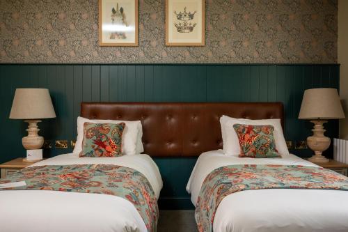 the royal inn by chef and brewer