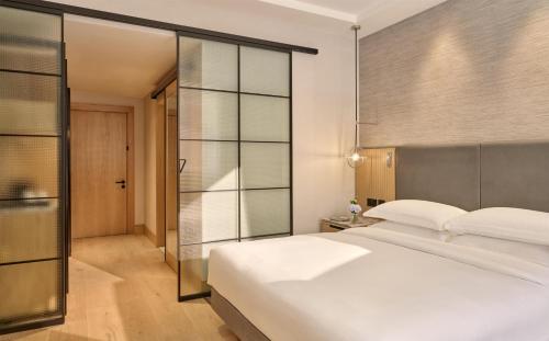 hyatt regency london olympia