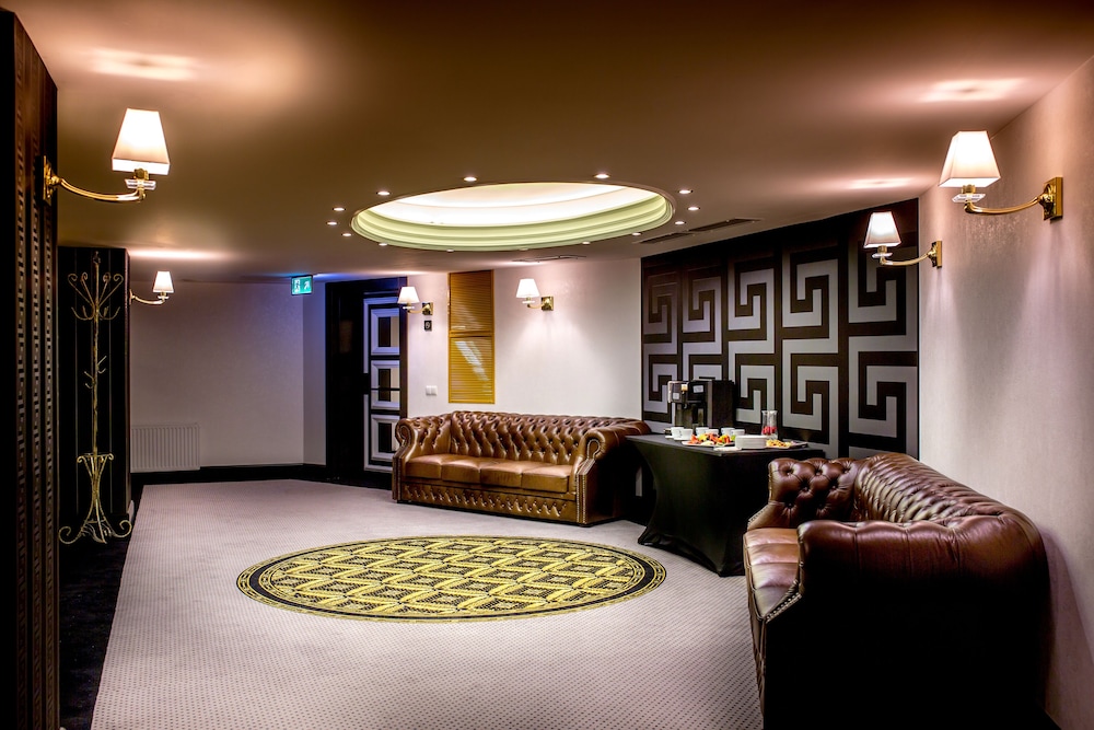 hotel dana business and conference