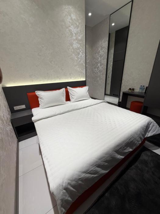 ninety boutique hotel