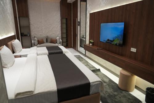 ninety boutique hotel