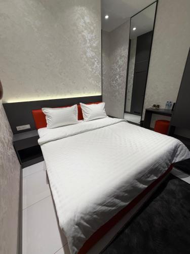 ninety boutique hotel