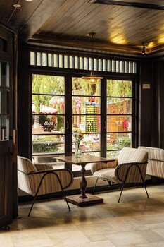 floral lux hotel qinghe hotel