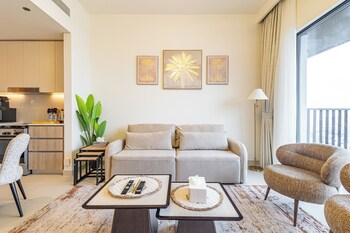 superhost 1br near dubai hills mall