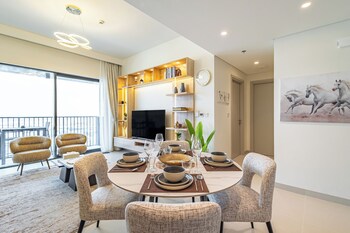 superhost 1br near dubai hills mall