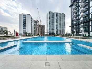 superhost 1br near dubai hills mall