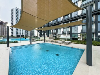 superhost 1br near dubai hills mall