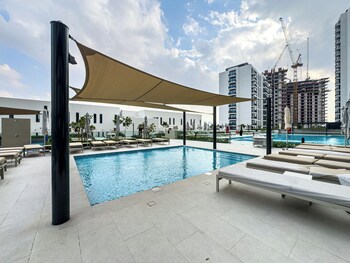 superhost 1br near dubai hills mall