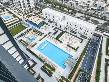 superhost 1br near dubai hills mall