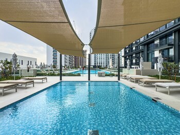 superhost 1br near dubai hills mall