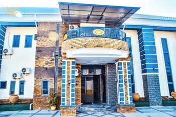 la villa resort and hotel