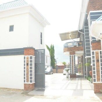 la villa resort and hotel