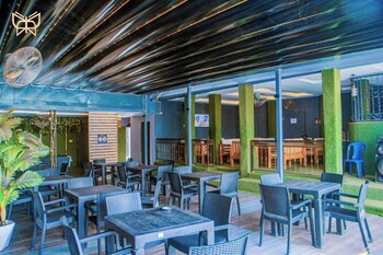 la villa resort and hotel