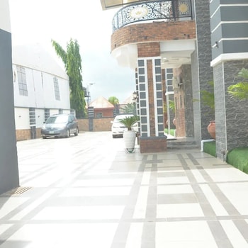 La Villa Resort And Hotel,,3 star