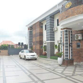 La Villa Resort And Hotel,,3 star