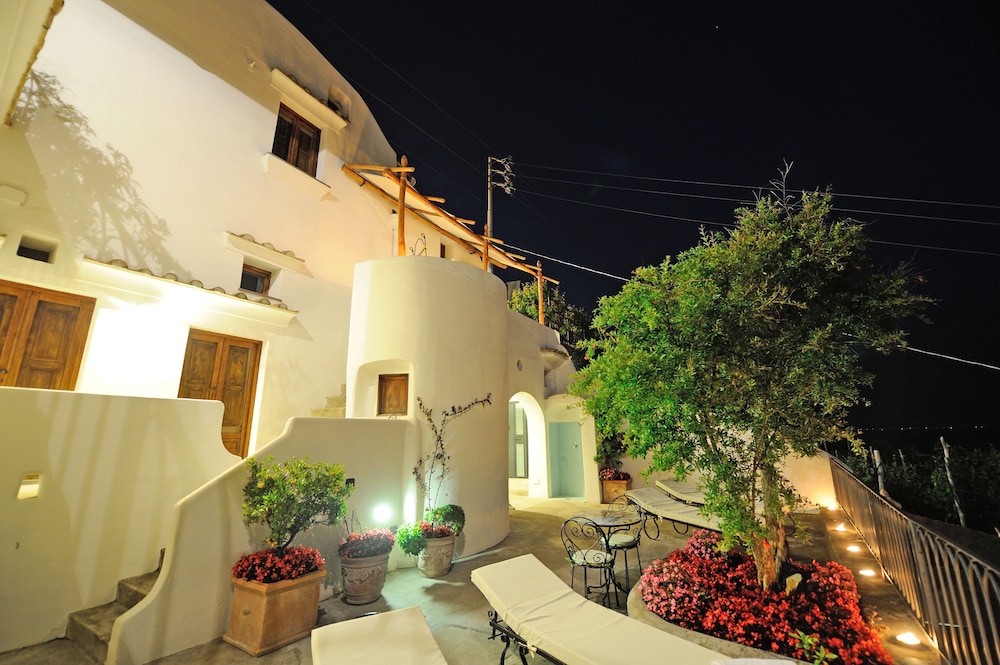 la casa del melograno