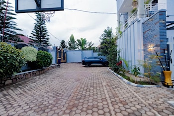 one click cozy suites