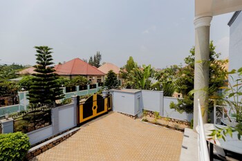 one click cozy suites