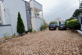 one click cozy suites