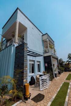 one click cozy suites
